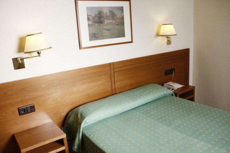 Hotel Yit Conquista De Toledo Толедо Экстерьер фото
